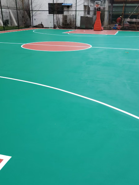 浙江 球场长期使用易出现地面开裂